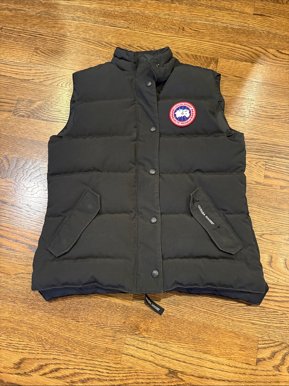 Canada Goose women’s Black Quilted Down Vest with Logo Patch, M, authentic